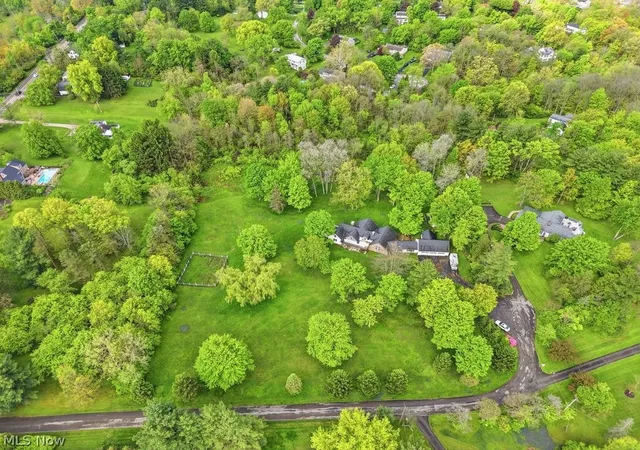 Photo 4 of Single family home for sale at 7151 Cabot Ln, Chagrin Falls, OH 44022 | MLS# 5210562 | Listing updated on 2026-09-01