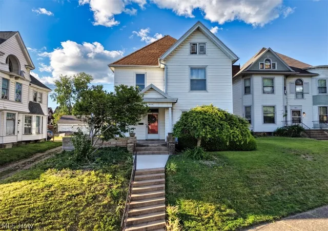 Homes for sale in Coshocton, OH | 822 Main St, Coshocton, OH 43812 | MLS# 5209734