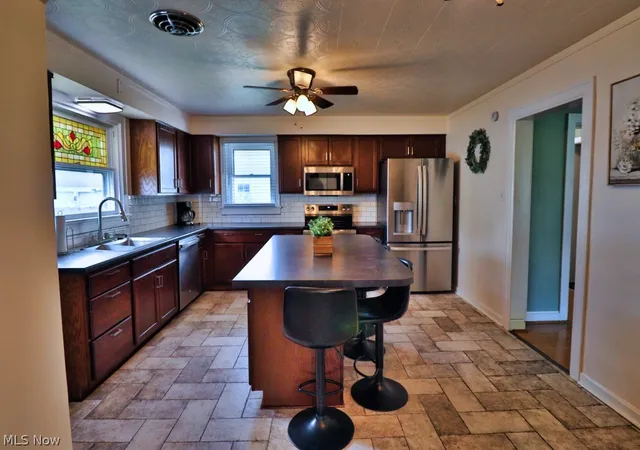 Homes for sale in Coshocton, OH | 822 Main St, Coshocton, OH 43812 | MLS# 5209734