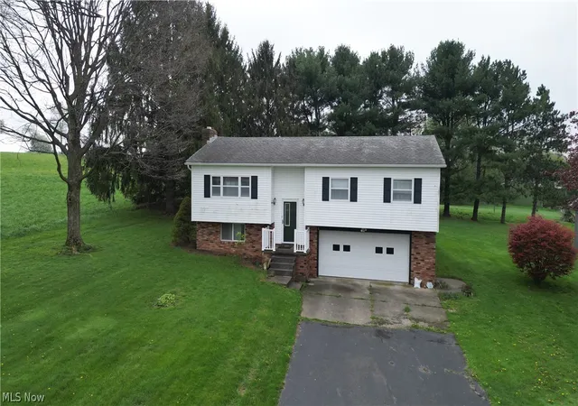 Homes for sale in Apple Creek, OH | 4446 S Carr Rd, Apple Creek, OH 44606 | MLS# 5207623