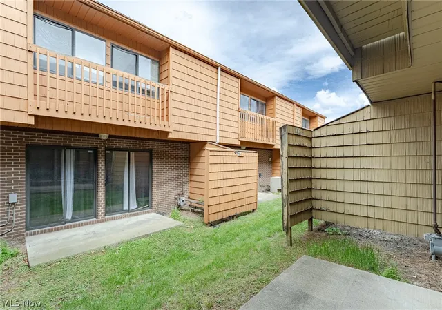 3rd image of 691 Carroll St, Akron, OH 44304 | MLS# 5210511