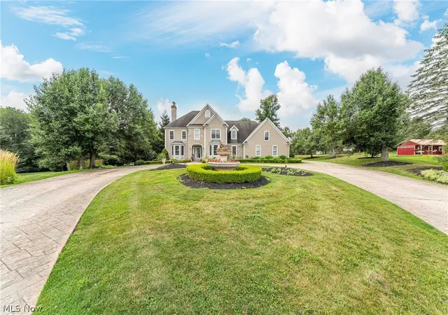 1st image of 915 Creek View Dr, Aurora, OH 44202 | MLS# 5210549