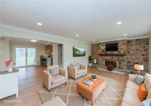 2nd image of 5906 Twin Lakes Dr, Cleveland, OH 44129 | MLS# 5210321