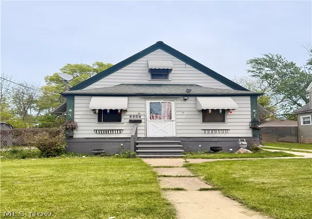 Homes for sale in Lorain, OH | 3345 Elyria Ave, Lorain, OH 44055 | MLS# 5210643