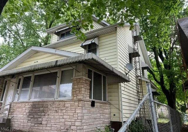 Photo 3 of Multi family home for sale at 610 Wertz Ave Sw, Canton, OH 44710 | MLS# 5207505 | Listing updated on 2026-06-15
