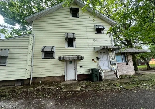 Listing Photo 5 - Condo for sale in building located at 610 Wertz Ave SW, Canton, OH 44710