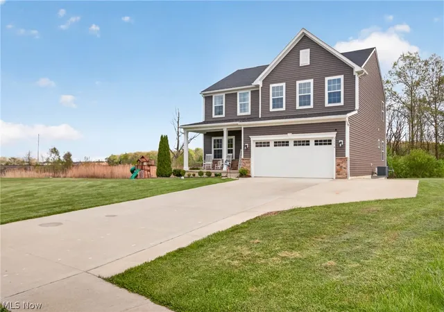 Photo 2 of Single family home for sale at 1116 Keenan Ct, Grafton, OH 44044 | MLS# 5208991 | Listing updated on 2026-06-27