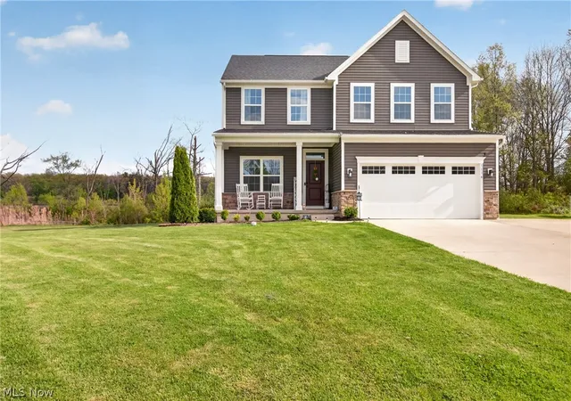 Photo 3 of Single family home for sale at 1116 Keenan Ct, Grafton, OH 44044 | MLS# 5208991 | Listing updated on 2026-06-27