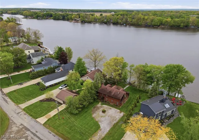 4th image of 1537 Lake Crest Dr, Roaming Shores, OH 44084 | MLS# 5210599