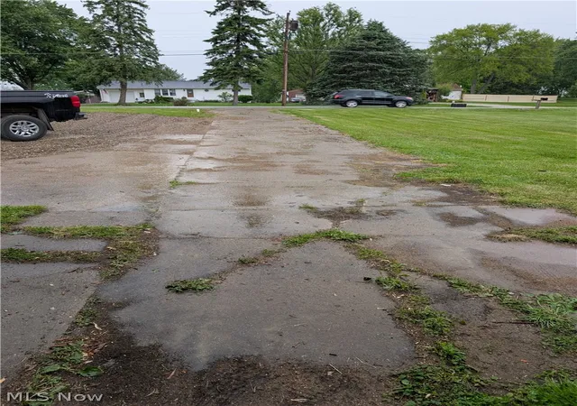 2nd image of 6706 Oakfield St Ne, East Canton, OH 44730 | MLS# 5210715