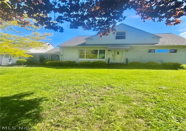 2nd image of 10481 Briar Hill Dr, Willoughby, OH 44094 | MLS# 5210672