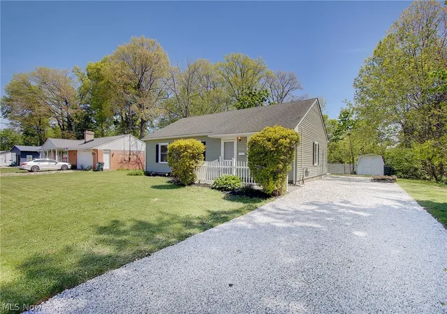 Homes for sale in Alliance, OH | 2650 Center Ave, Alliance, OH 44601 | MLS# 5210754