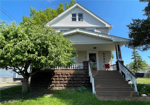 Homes for sale in Cleveland, OH | 3810 Biddulph Ave, Cleveland, OH 44109 | MLS# 5210195