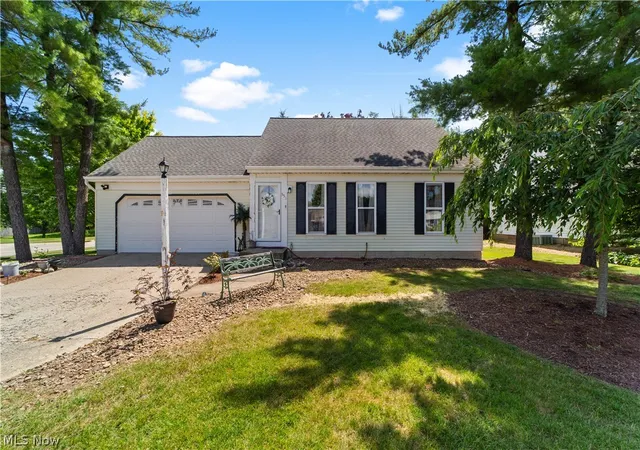 Photo 2 of Single family home for sale at 551 Carolyn Dr, Brunswick, OH 44212 | MLS# 5210813 | Listing updated on 2026-08-03