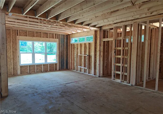 3rd image of 8156 Lake O Springs Ave Nw, Canton, OH 44720 | MLS# 5210850