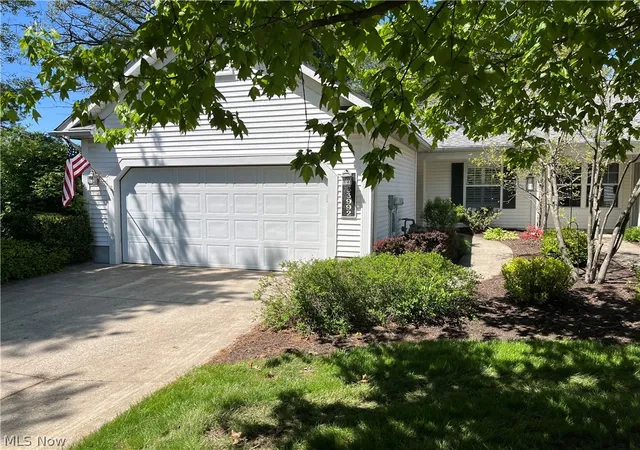 Homes for sale in North Ridgeville, OH | 33992 Sunflower Ln, North Ridgeville, OH 44039 | MLS# 5209508