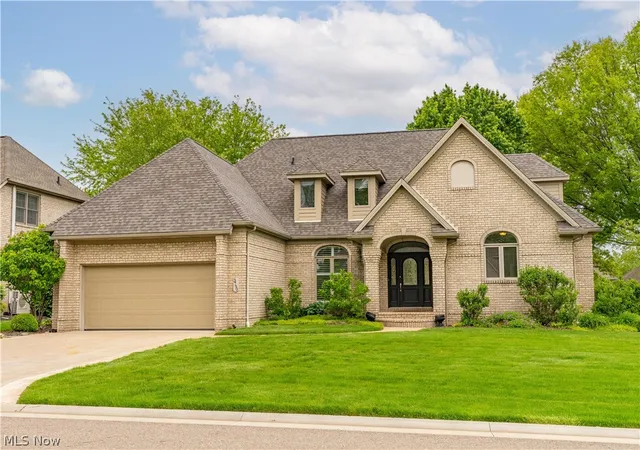 2nd image of 3790 Woodleigh Ave Nw, Canton, OH 44718 | MLS# 5210897