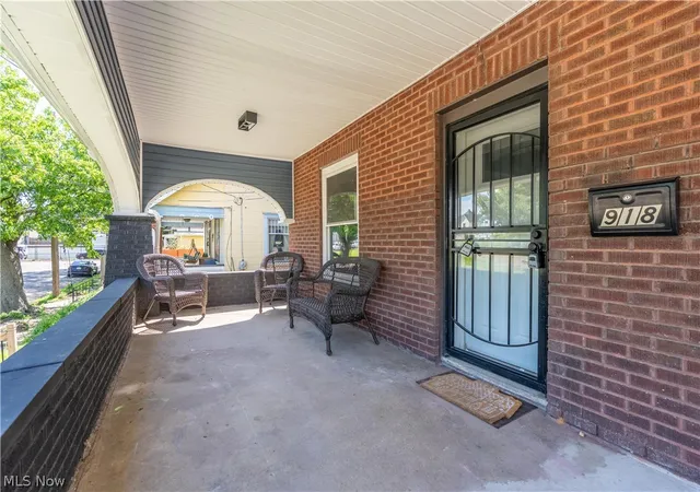 Photo 3 of Single family home for sale at 918 15th Street Nw, Canton, OH 44703 | MLS# 5210568 | Listing updated on 2026-05-18