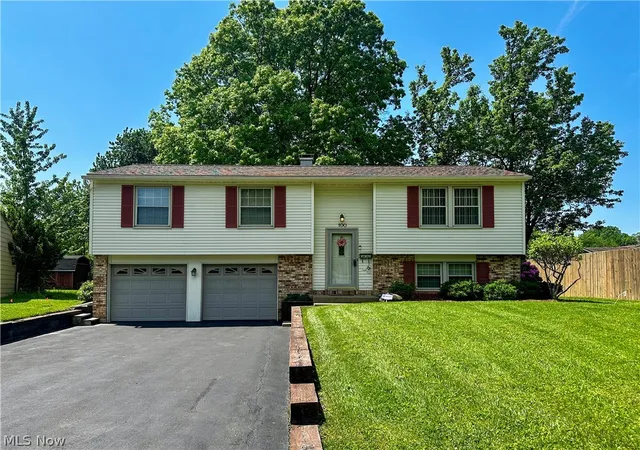Homes for sale in Niles, OH | 100 Blossom Ln, Niles, OH 44446 | MLS# 5211106