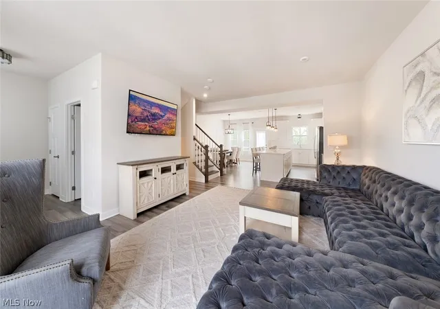 Listing Photo 3 - Condo for sale in building located at 1423 Chateau Pl, Avon, OH 44011