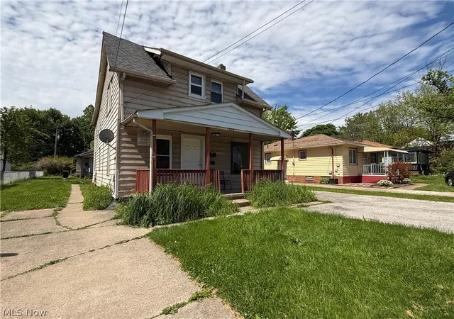 Homes for sale in Cleveland, OH | 3834 Bosworth Rd, Cleveland, OH 44111 | MLS# 5210622