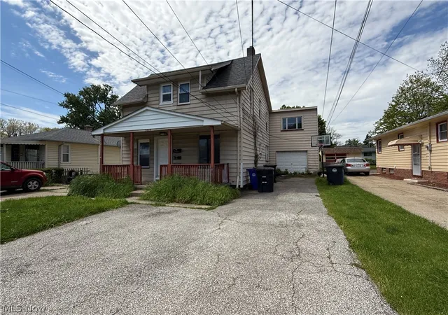 Homes for sale in Cleveland, OH | 3834 Bosworth Rd, Cleveland, OH 44111 | MLS# 5210622