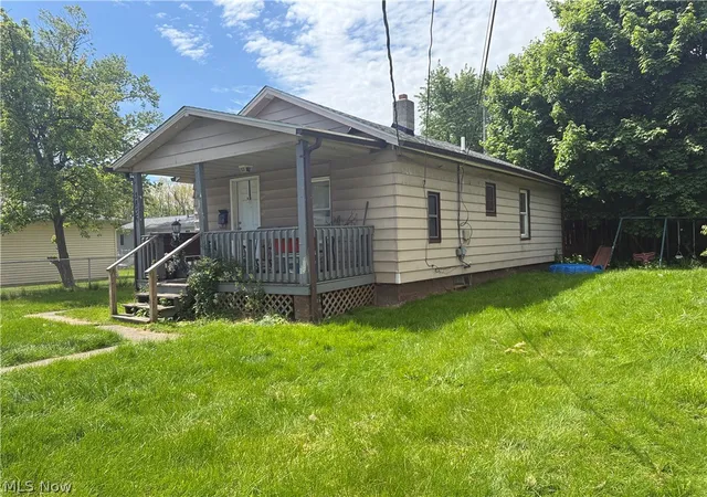 Homes for sale in Cleveland, OH | 3834 Bosworth Rd, Cleveland, OH 44111 | MLS# 5210622