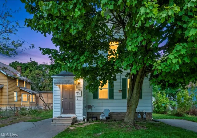 Multi family home for sale at 1813 Lexington Ave, Lorain, OH 44052 | MLS# 5210547