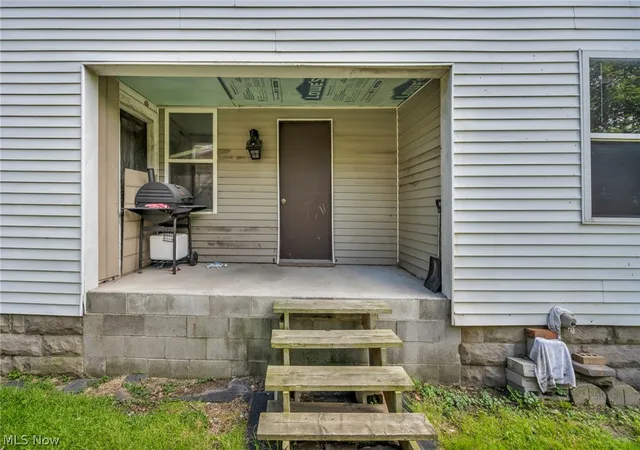 Homes for sale in Lorain, OH | 1813 Lexington Ave, Lorain, OH 44052 | MLS# 5210547