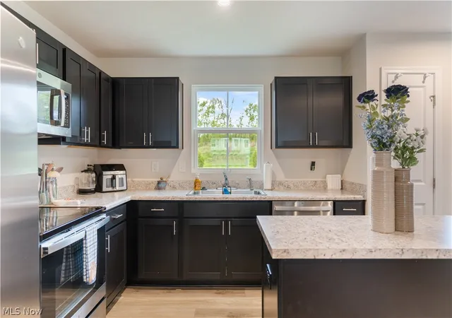 2nd image of 1427 Wood Fern Dr, Akron, OH 44312 | MLS# 5211336