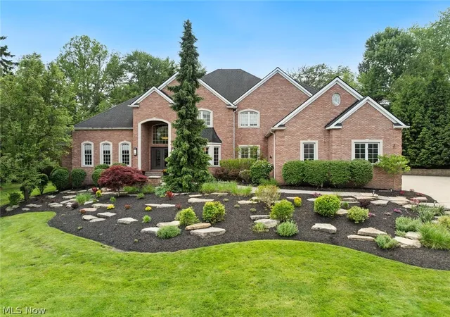 Homes for sale in Brecksville, OH | 4725 Maidstone Dr, Brecksville, OH 44141 | MLS# 5211348