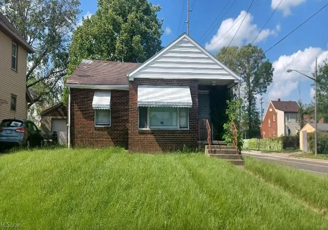 Homes for sale in Youngstown, OH | 902 Alameda Ave, Youngstown, OH 44510 | MLS# 5211445