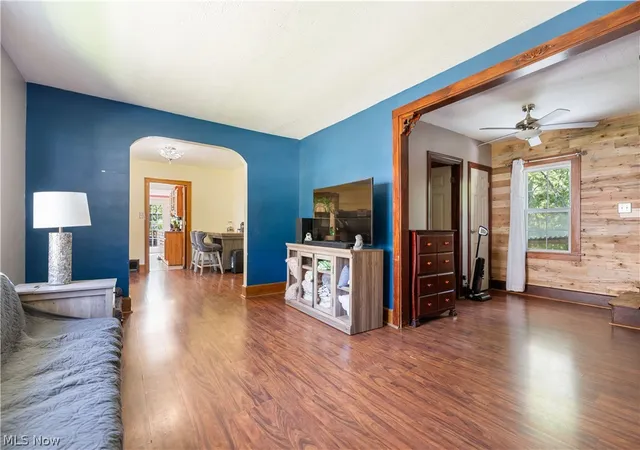Photo 3 of Single family home for sale at 122 Southeast Ave, Tallmadge, OH 44278 | MLS# 5198554 | Listing updated on 2026-08-22
