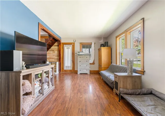 Photo 4 of Single family home for sale at 122 Southeast Ave, Tallmadge, OH 44278 | MLS# 5198554 | Listing updated on 2026-08-22