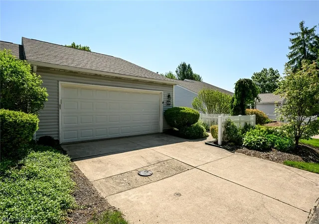 3rd image of 839 Sutton Pl, Akron, OH 44313 | MLS# 5211211