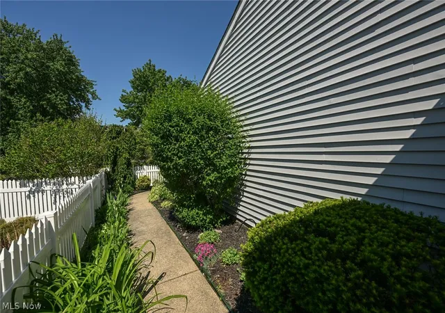 4th image of 839 Sutton Pl, Akron, OH 44313 | MLS# 5211211