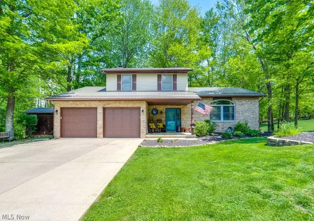Homes for sale in Malvern, OH | 66 Manito Trl, Malvern, OH 44644 | MLS# 5211248