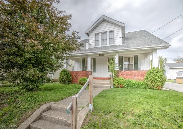 1st image of 2829 8th St Nw, Canton, OH 44708 | MLS# 5210859
