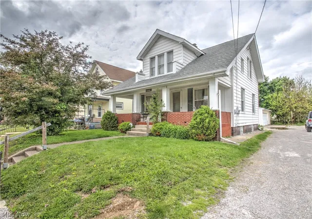 3rd image of 2829 8Th St Nw, Canton, OH 44708 | MLS# 5210859