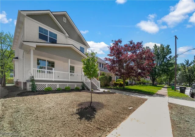 3rd image of 1141 Winston Rd, Cleveland, OH 44121 | MLS# 5210973