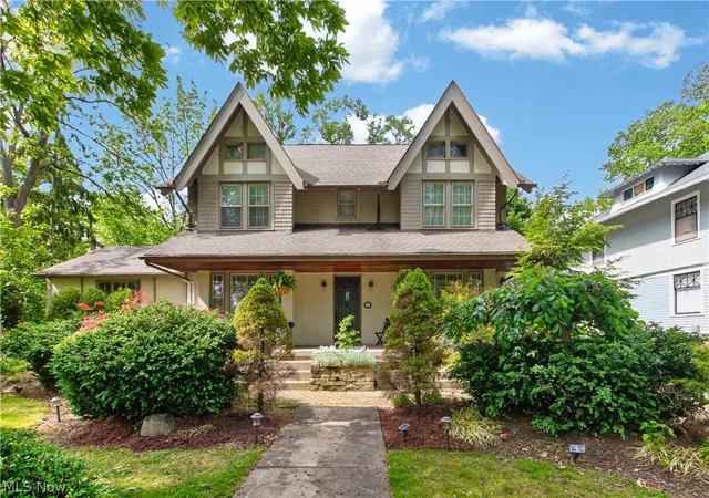 1st image of 126 Columbus St, Elyria, OH 44035 | MLS# 5208840