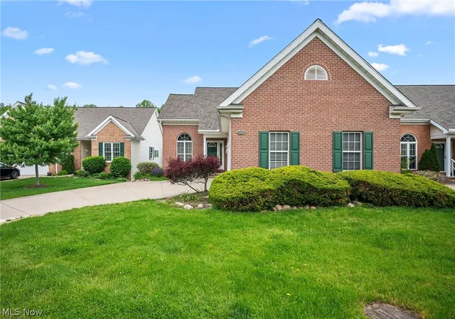 Homes for sale in Aurora, OH | 500 Glen Hollow Cir, Aurora, OH 44202 | MLS# 5211643