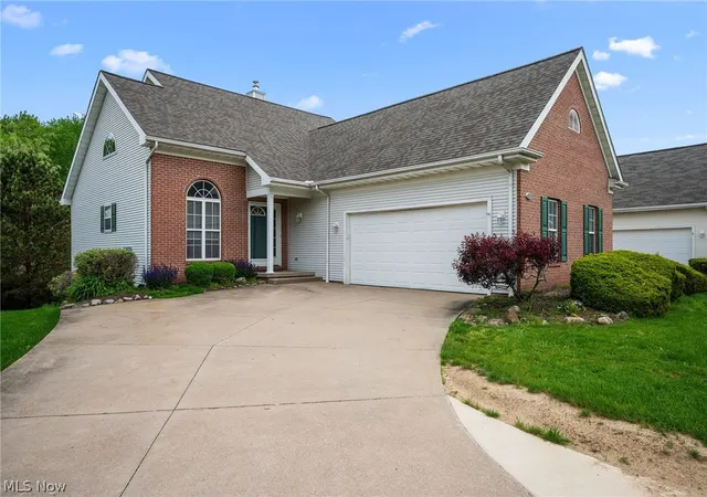 Homes for sale in Aurora, OH | 500 Glen Hollow Cir, Aurora, OH 44202 | MLS# 5211643