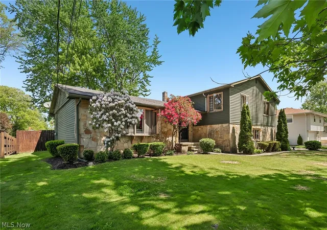 2nd image of 3329 S Maple Ln, Ashtabula, OH 44004 | MLS# 5208786
