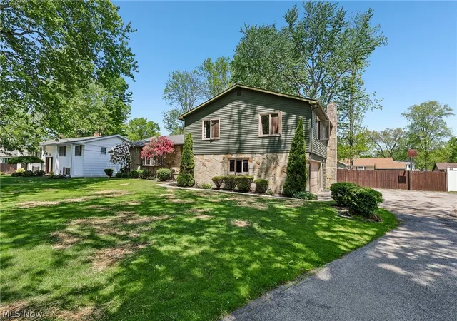 3rd image of 3329 S Maple Ln, Ashtabula, OH 44004 | MLS# 5208786