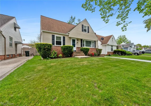 Homes for sale in South Euclid, OH | 4134 Princeton Blvd, South Euclid, OH 44121 | MLS# 5211727