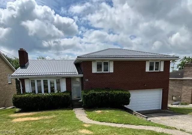 1st image of 128 Grandview Dr, Steubenville, OH 43953 | MLS# 5211260