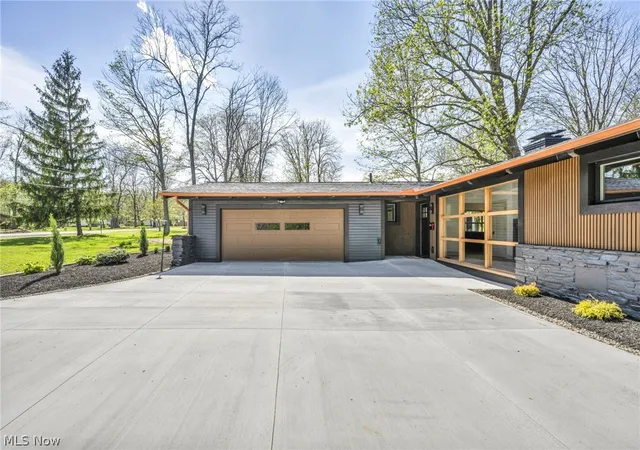 Homes for sale in Solon, OH | 36265 Timberlane Dr, Solon, OH 44139 | MLS# 5211813