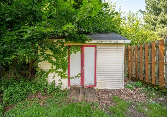 49th image of 1842 Coronado Ave, Youngstown, OH 44504 | MLS# 5211609