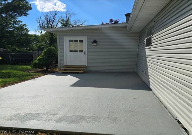 Homes for sale in Vienna, WV | 1312 15th St, Vienna, WV 26105 | MLS# 5211875